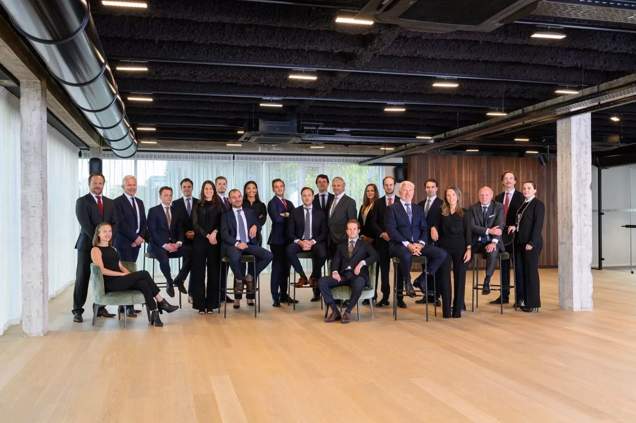 Groepsfoto van het voltallige team van SDM Corporate Finance Group